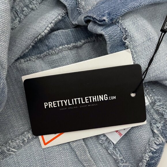 Prettylittlething Size 8 Light Wash Flare Sleeve Demin Crop Top NWT - Picture 5 of 7